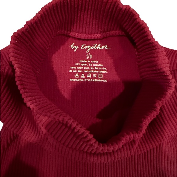 ASOS Seamless Ribbed Crop Top Red - Picture 2 of 2